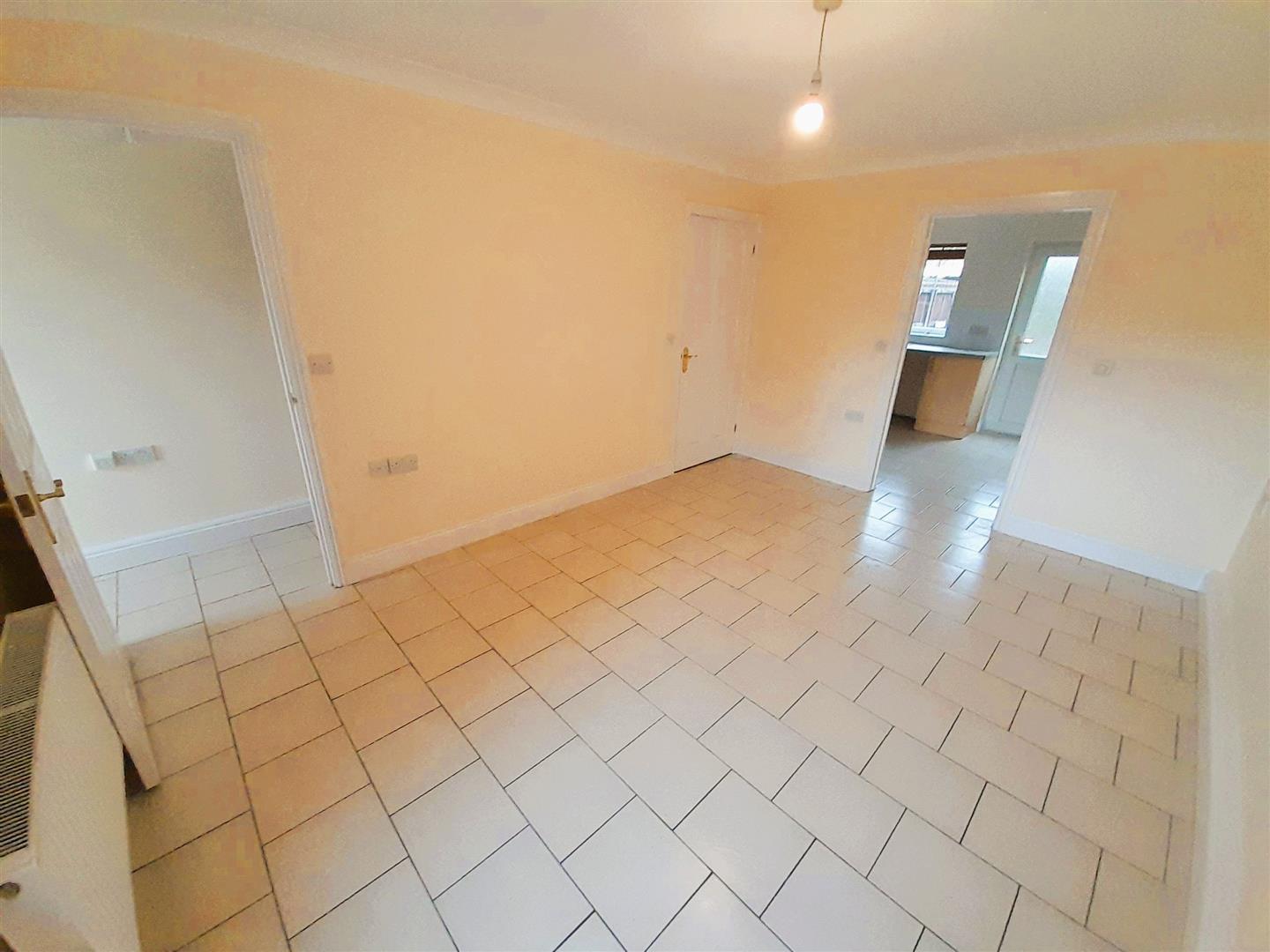 The Avenue, Llwynhendy, SA14 9DW